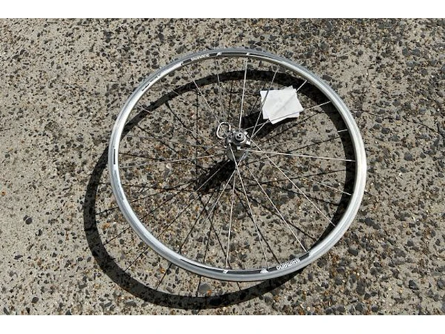2 banden en 4 fietswielen - afbeelding 13 van  13