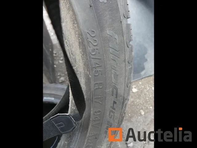 2 banden winter 225/45 r17 - afbeelding 1 van  3
