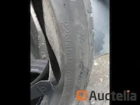 2 banden winter 225/45 r17 - afbeelding 1 van  3