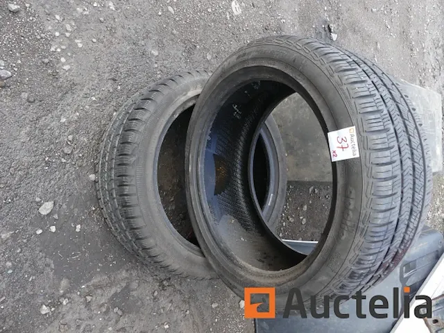 2 banden winter 225/45 r17 - afbeelding 2 van  3
