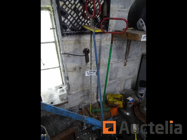 2 bandenlichters, velgenverwijderaars, 3 bandenrekken - afbeelding 3 van  16
