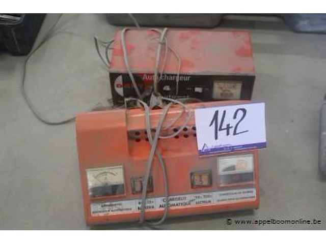 2 batterij laders - afbeelding 1 van  1