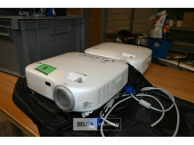 2 beamers nec model vt 575 - afbeelding 1 van  5