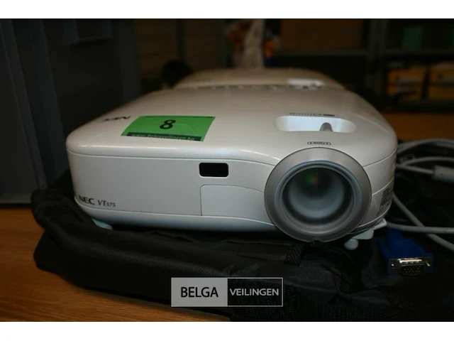 2 beamers nec model vt 575 - afbeelding 2 van  5