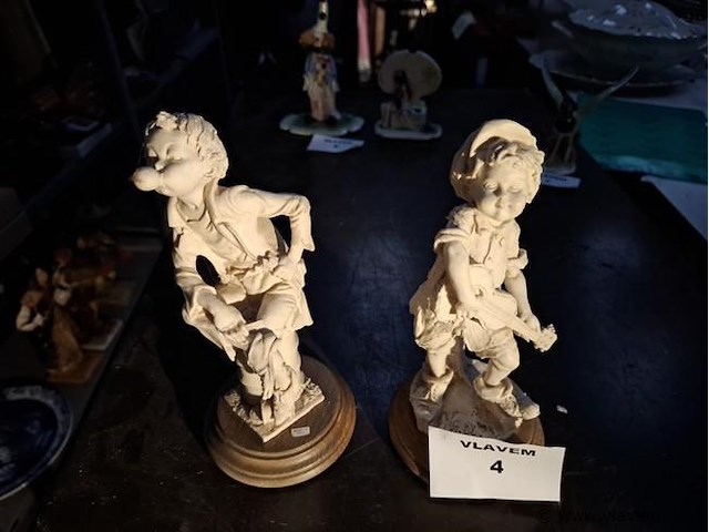 2 beeldjes - afbeelding 1 van  2