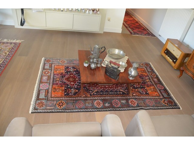 2 beige lederen elektrische relaxzetels, tapijt ca. 2,50 x 1,20 m, salontafel - afbeelding 4 van  12