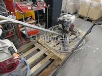 2 betonnen helikopters - afbeelding 1 van  9