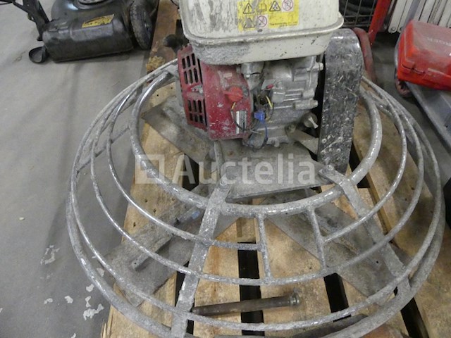 2 betonnen helikopters - afbeelding 3 van  9