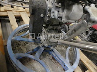 2 betonnen helikopters - afbeelding 5 van  9