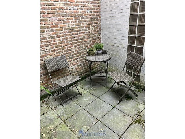 2 bijzetstoelen en tafeltje - afbeelding 1 van  5