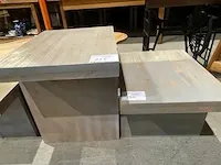 2 bijzettafels