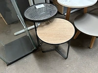 2 bijzettafeltjes - afbeelding 1 van  4