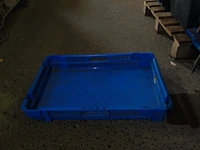 2 blauwe diepe, 1 halfdiepe en 1 platte stapelbakken - afbeelding 1 van  2
