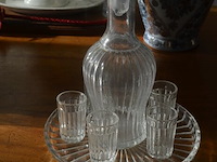 2 bloemstukken onder stolp, 2 porseleinen vazen, glazen drinkset met karaf - afbeelding 6 van  9