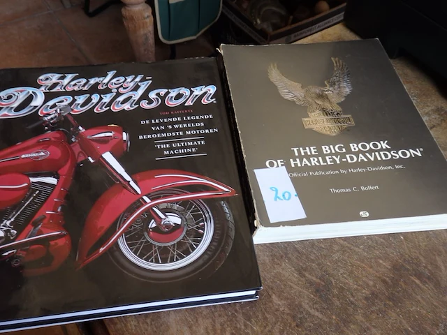 2 boeken harley davidson - afbeelding 1 van  4