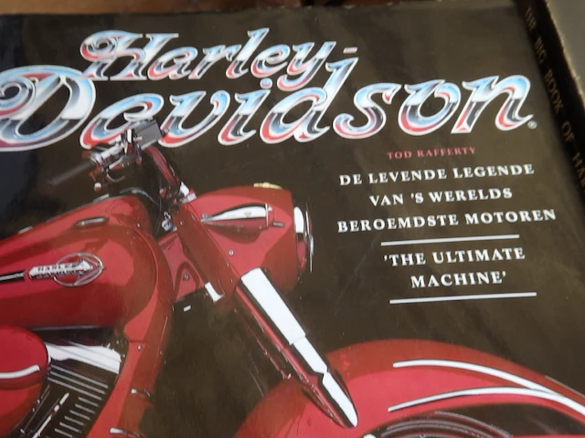 2 boeken harley davidson - afbeelding 2 van  4