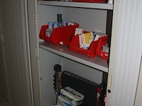2 boekenkasten met rolluikdeuren, planningbord (14,16) - afbeelding 7 van  9