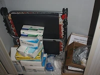 2 boekenkasten met rolluikdeuren, planningbord (14,16) - afbeelding 8 van  9
