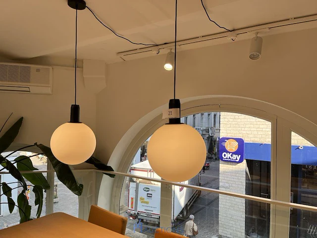 2 bolvormige hanglampen - afbeelding 1 van  7