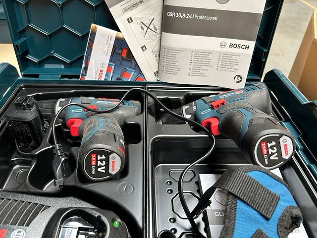 2 bosch accu schroefboormachines - afbeelding 1 van  9