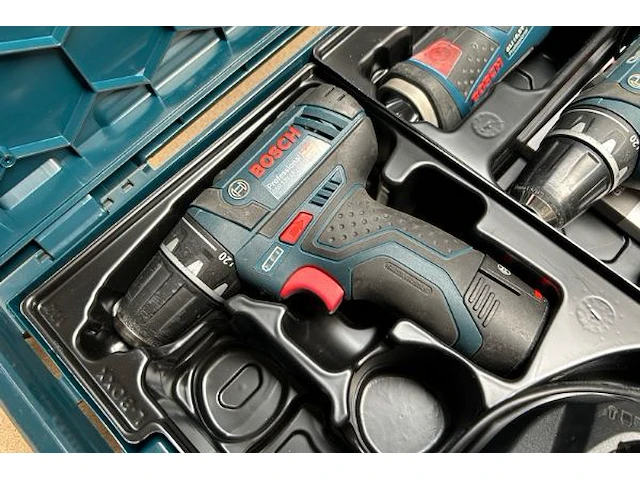 2 bosch accu schroefboormachines - afbeelding 2 van  8