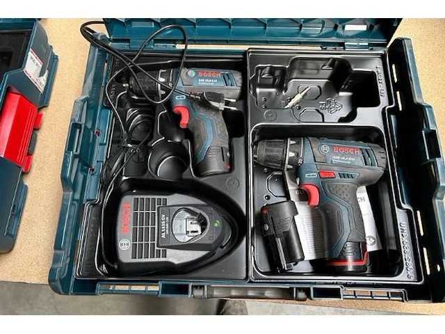 2 bosch accu schroefboormachines - afbeelding 2 van  6