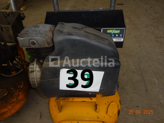 2 bostitch bouw compressoren - afbeelding 3 van  3