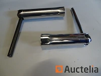 2 bougiesleutels van verschillende lengtes - afbeelding 1 van  4