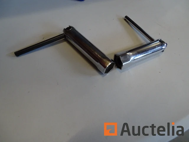 2 bougiesleutels van verschillende lengtes - afbeelding 3 van  4