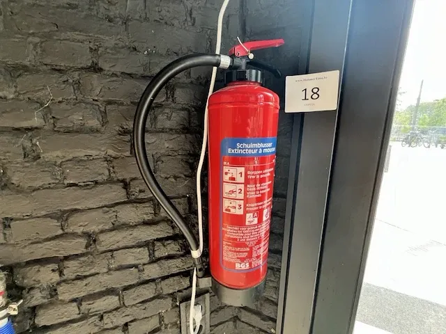 2 brandblussers - afbeelding 1 van  5