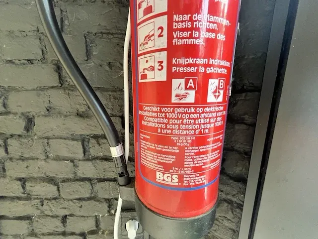 2 brandblussers - afbeelding 3 van  5