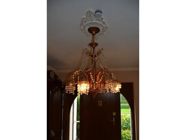 2 bronkleurige luster 12 lichtpunten, 2 goudkleurige lusters glazen kapjes 6 lichtpunten, ronde luster 1 lichtpunt, goudkleurige luster 5 lichtpunten glazen kapjes - afbeelding 2 van  12