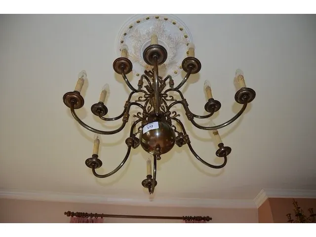 2 bronkleurige luster 12 lichtpunten, 2 goudkleurige lusters glazen kapjes 6 lichtpunten, ronde luster 1 lichtpunt, goudkleurige luster 5 lichtpunten glazen kapjes - afbeelding 9 van  12