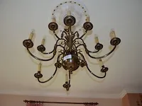 2 bronkleurige luster 12 lichtpunten, 2 goudkleurige lusters glazen kapjes 6 lichtpunten, ronde luster 1 lichtpunt, goudkleurige luster 5 lichtpunten glazen kapjes - afbeelding 9 van  12