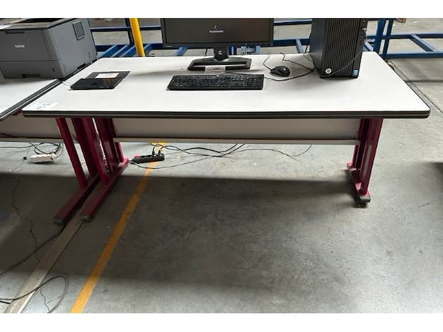 2 bureaus, 2 stoelen, 1 kast - afbeelding 3 van  13
