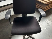 2 bureaus, 2 stoelen, 1 kast - afbeelding 12 van  13
