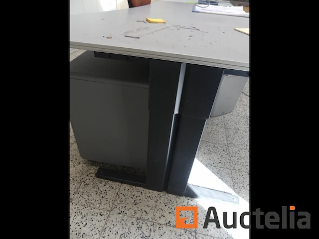 2 bureaus, 3 lades en 2 stoelen - afbeelding 8 van  12