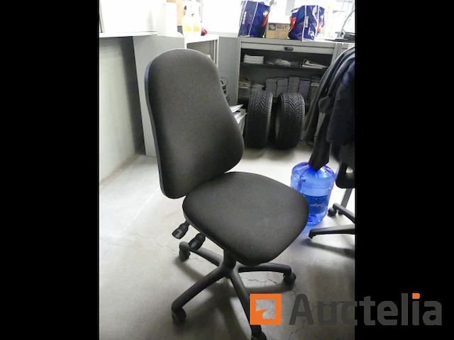2 bureaus en accessoires - afbeelding 2 van  9