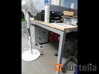 2 bureaus en accessoires - afbeelding 5 van  9