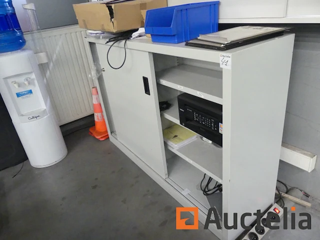 2 bureaus en accessoires - afbeelding 6 van  9