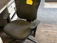 2 bureaus en bureaustoel - afbeelding 6 van  7