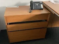 2 bureaus en schuifdeurkast - afbeelding 2 van  8