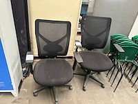 2 bureaustoelen