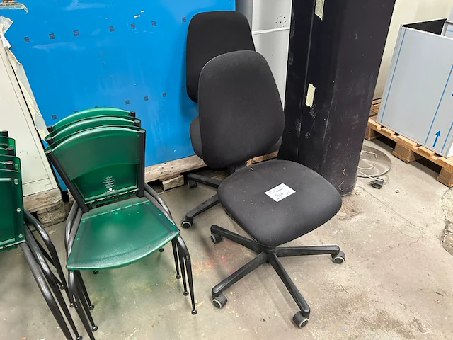 2 bureaustoelen - afbeelding 1 van  3
