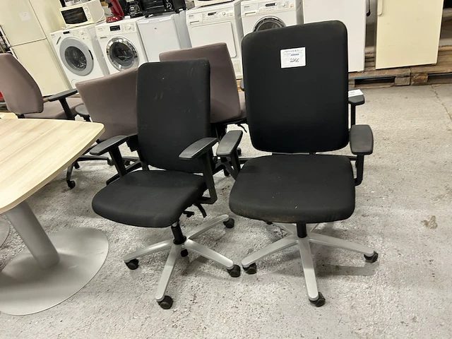 2 bureaustoelen - afbeelding 1 van  4