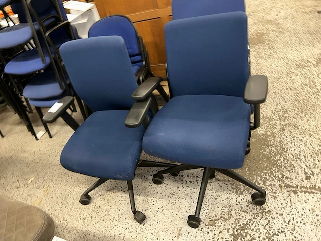 2 bureaustoelen - afbeelding 1 van  5