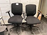 2 bureaustoelen