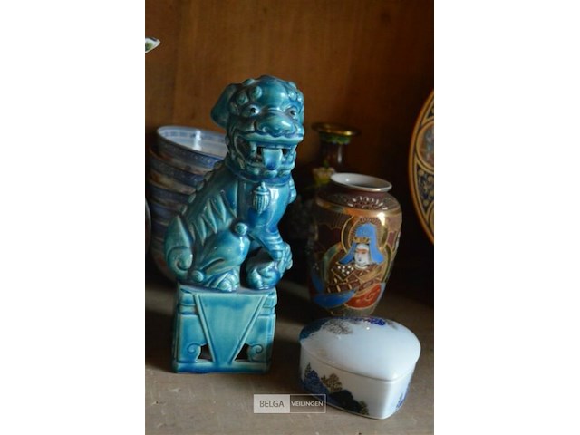 2 chinese vaasjes, 6 soepkommetjes, leeuwenbeeld - afbeelding 4 van  4