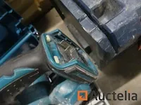 2 cirkelzagen op accu makita - afbeelding 12 van  12