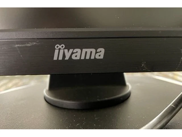 2 computerschermen iiyama - afbeelding 2 van  3